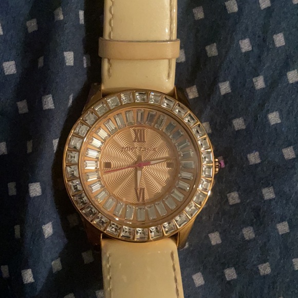Betsey Johnson Watch - Picture 2 of 5